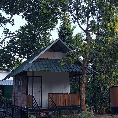 Готель The Wayanad Club Султан-Батері Екстер'єр фото